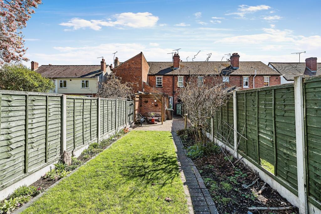 3 bedroom terraced house for sale in Mamble Road, Wollaston