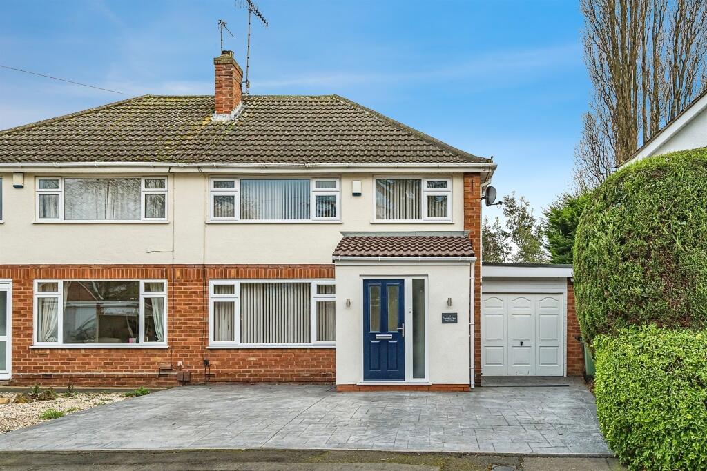 3 bedroom semidetached house for sale in Meriden Close, Wollaston