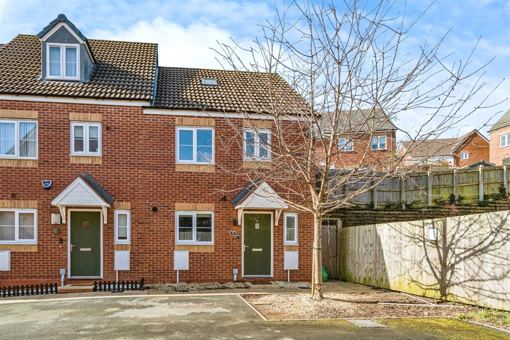 3 bedroom end of terrace house for sale in Bottle Kiln Rise, Brierley