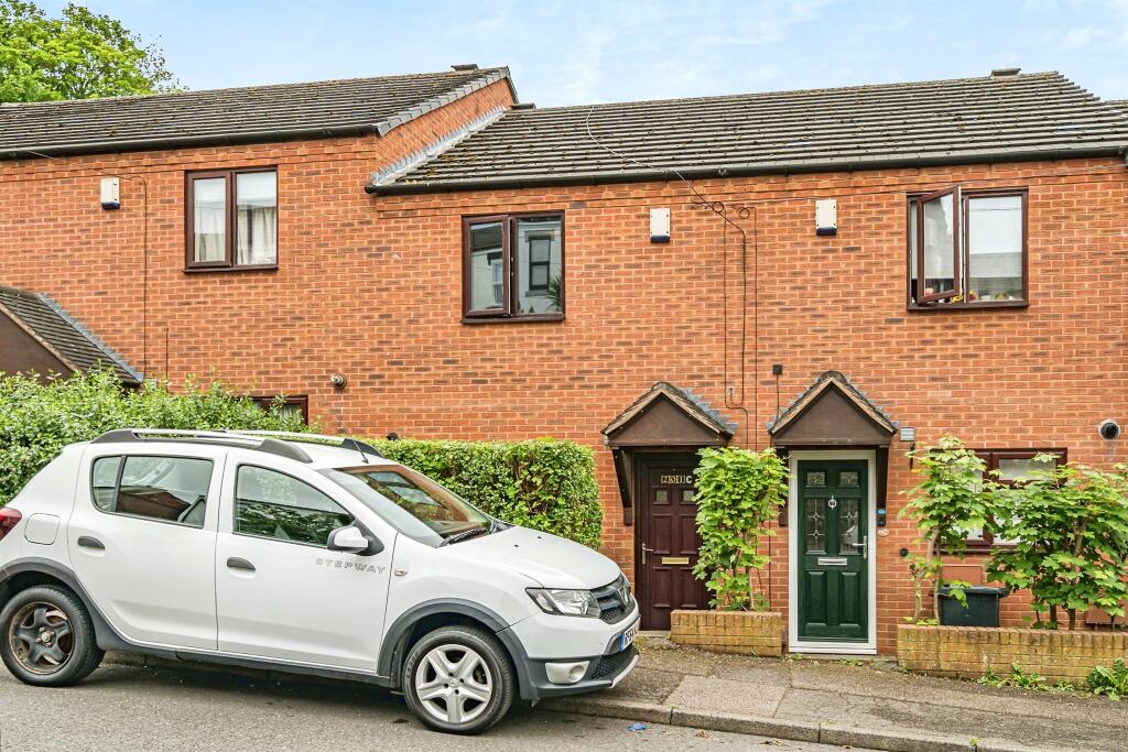 3 bedroom terraced house for sale in Collis Street, Amblecote