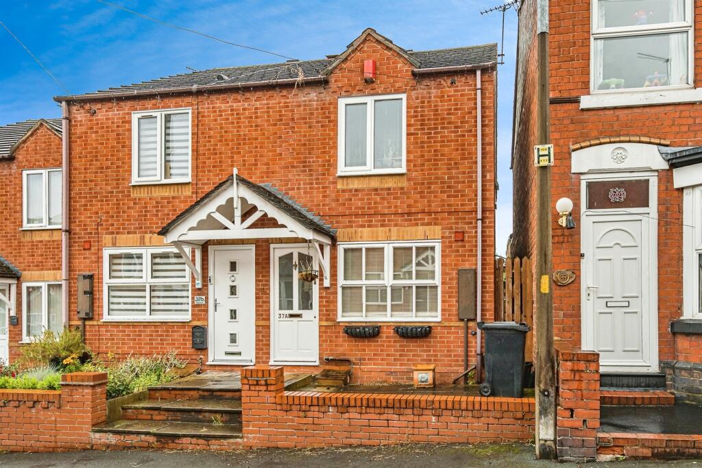 2 bedroom end of terrace house for sale in King Street, Lye