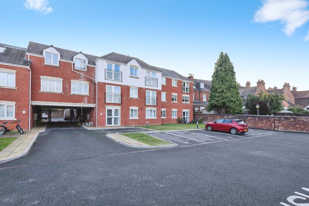 Main image of property: High Street, Amblecote, Stourbridge