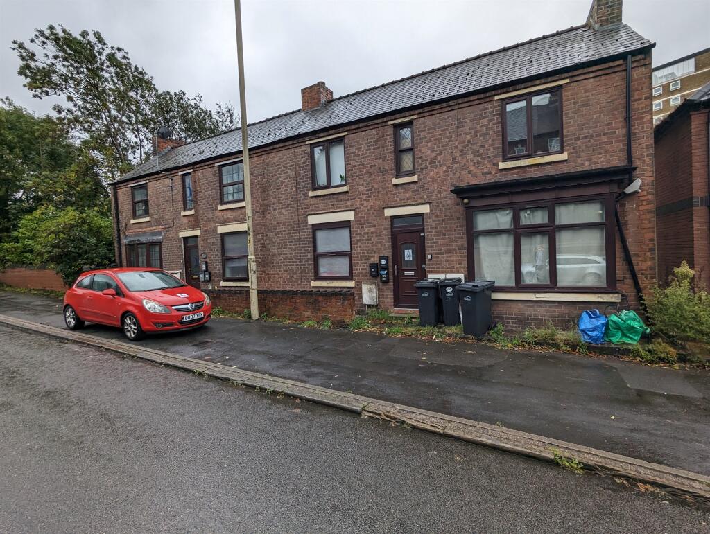 3 bedroom apartment for sale in Church Street, Brierley Hill, DY5