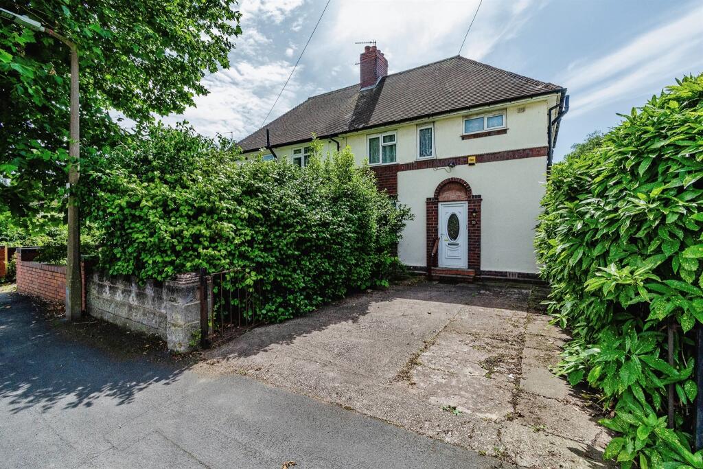 3 bedroom semidetached house for sale in Barlow Road, Wednesbury, WS10