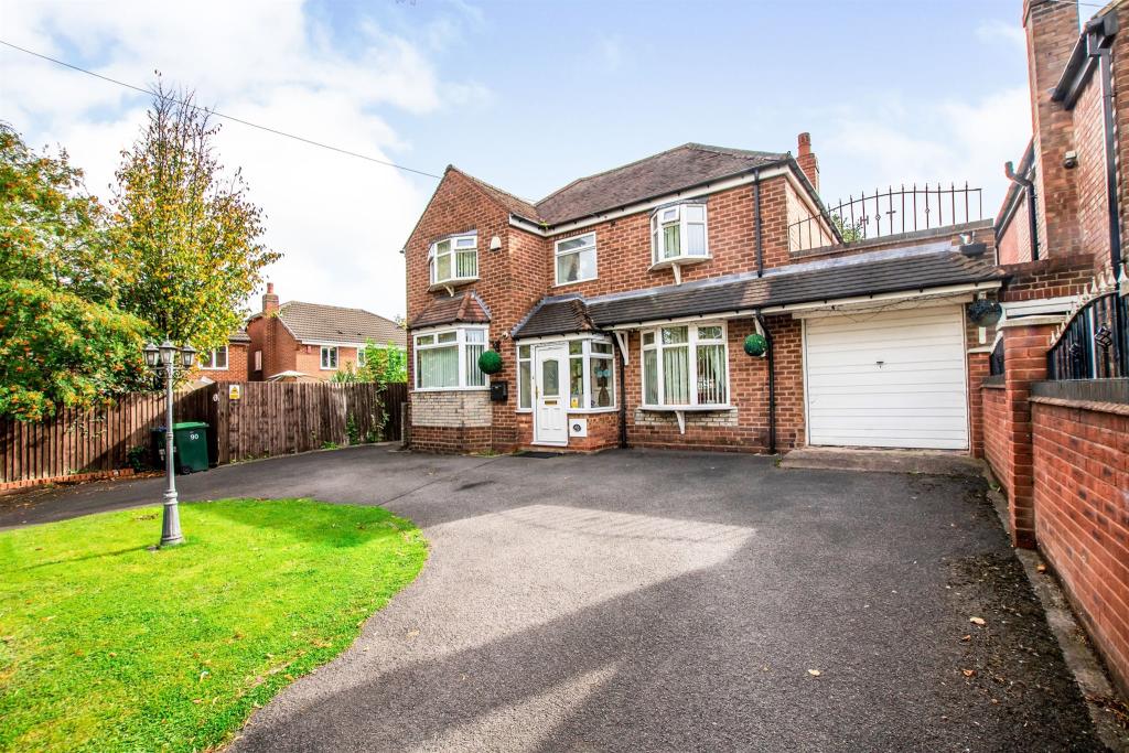 4 bedroom detached house for sale in Wood Green Road, Wednesbury North