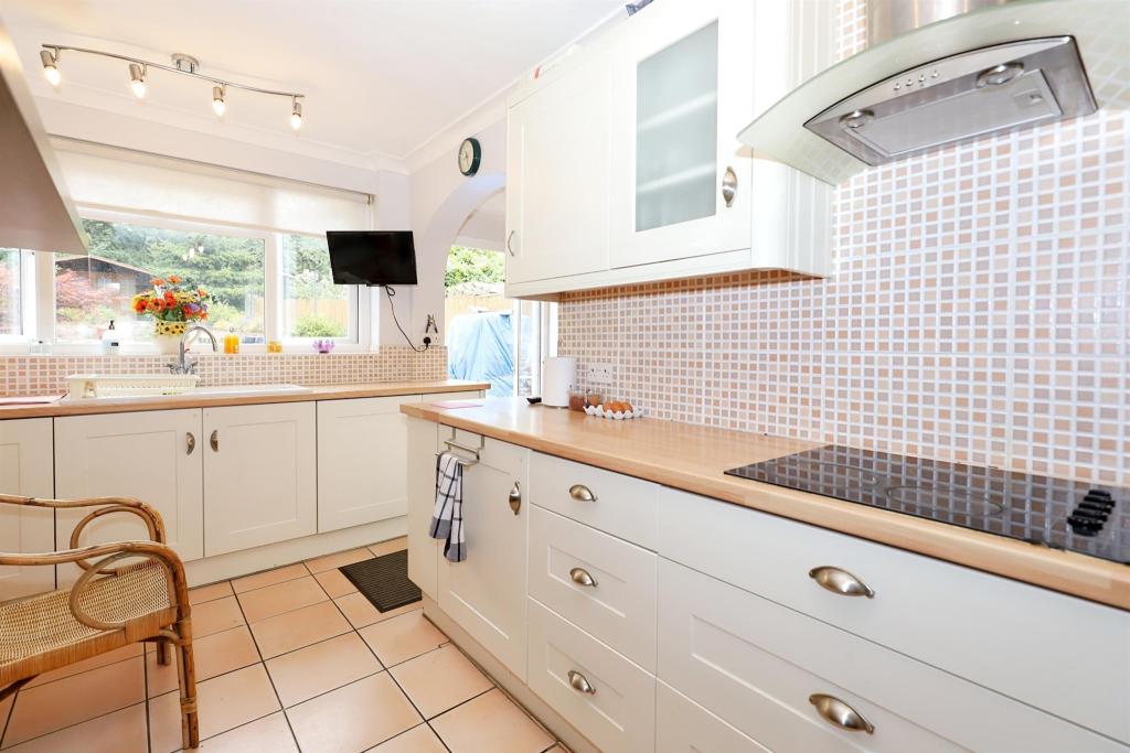 3 bedroom semidetached house for sale in Clee Avenue, KIDDERMINSTER, DY11