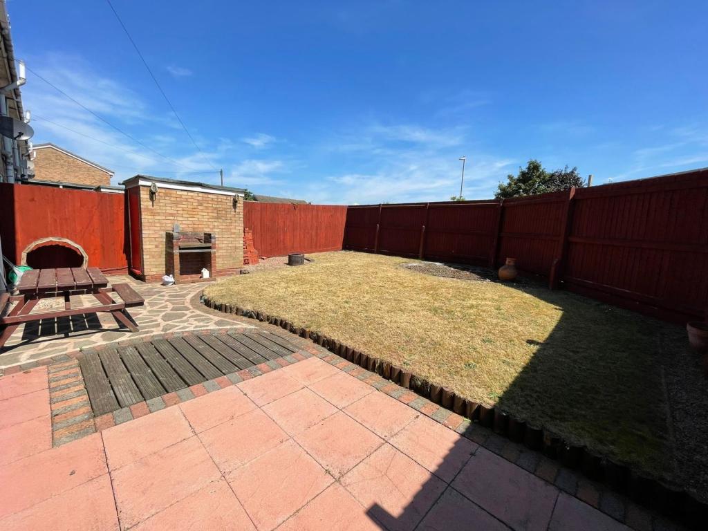 4 bedroom end of terrace house for sale in Dowles Road, Kidderminster, DY11