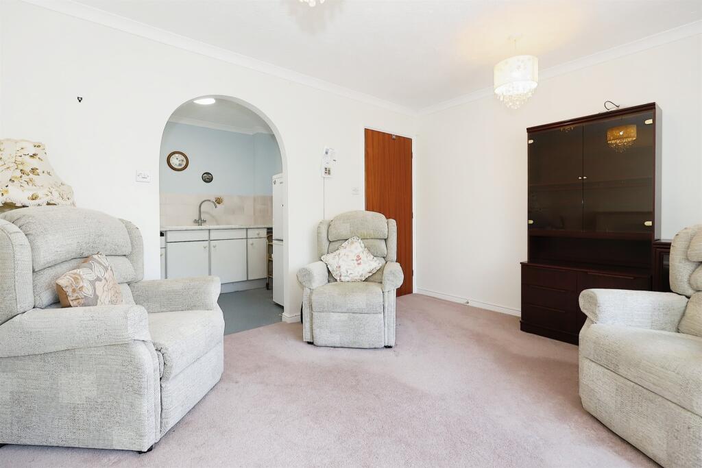 2 bedroom apartment for sale in Anchorfields, Kidderminster, DY10