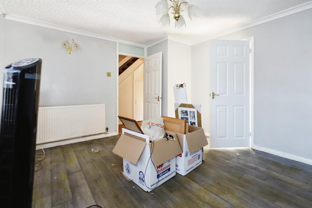 3 bedroom semidetached house for sale in Dowles Road, Kidderminster, DY11