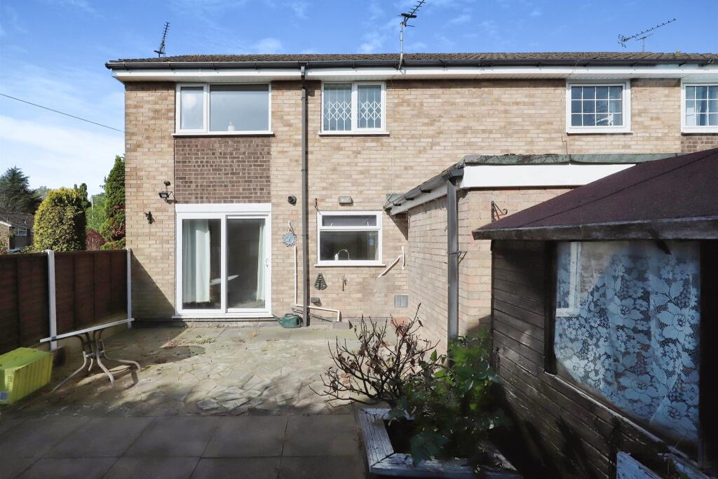 3 bedroom semidetached house for sale in Dowles Road, Kidderminster, DY11