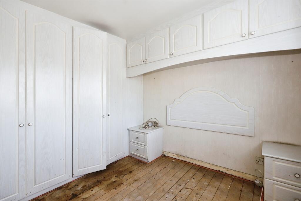 3 bedroom semidetached house for sale in Dowles Road, Kidderminster, DY11