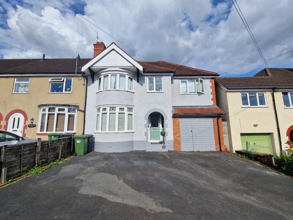 4 bedroom semidetached house for sale in Bruce Road, Kidderminster, DY10