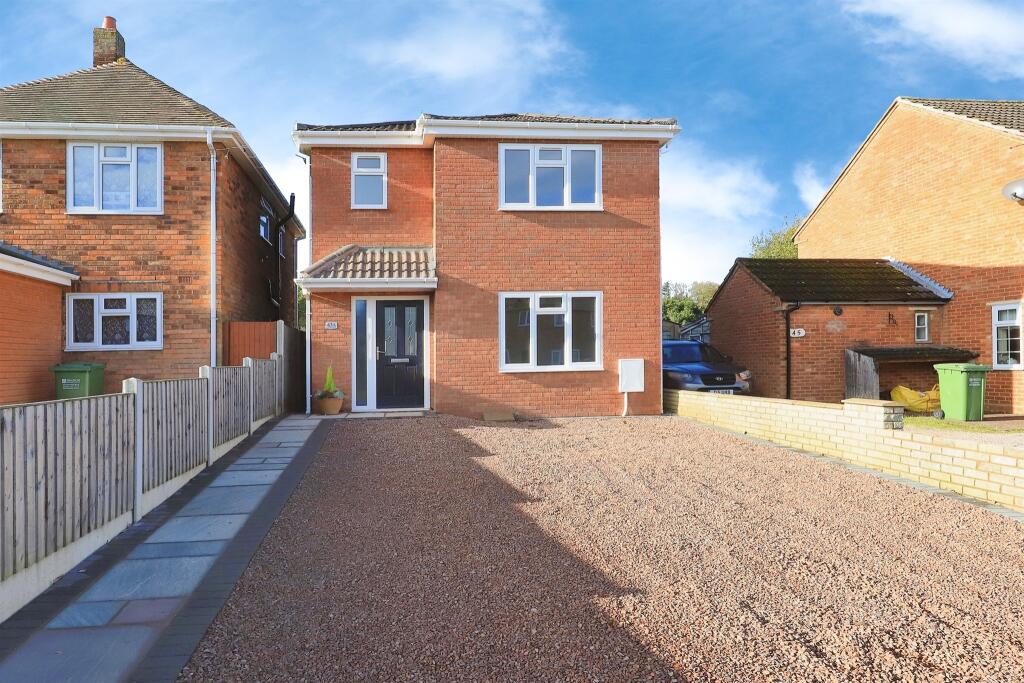 3 bedroom detached house for sale in Hanstone Road, StourportOnSevern