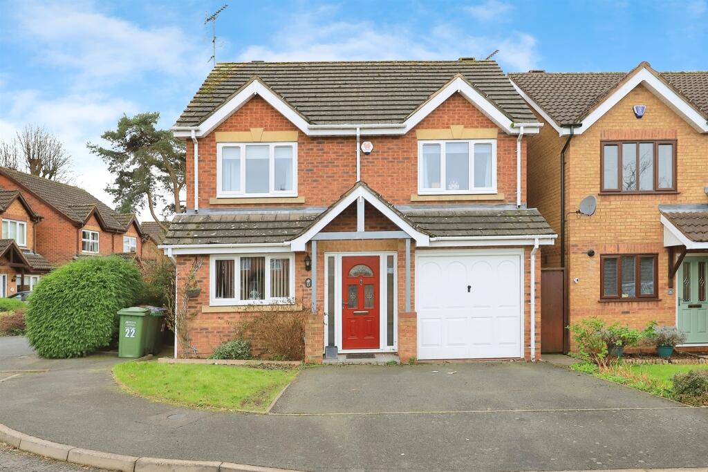 4 bedroom detached house for sale in Tabbs Gardens, Kidderminster, DY10
