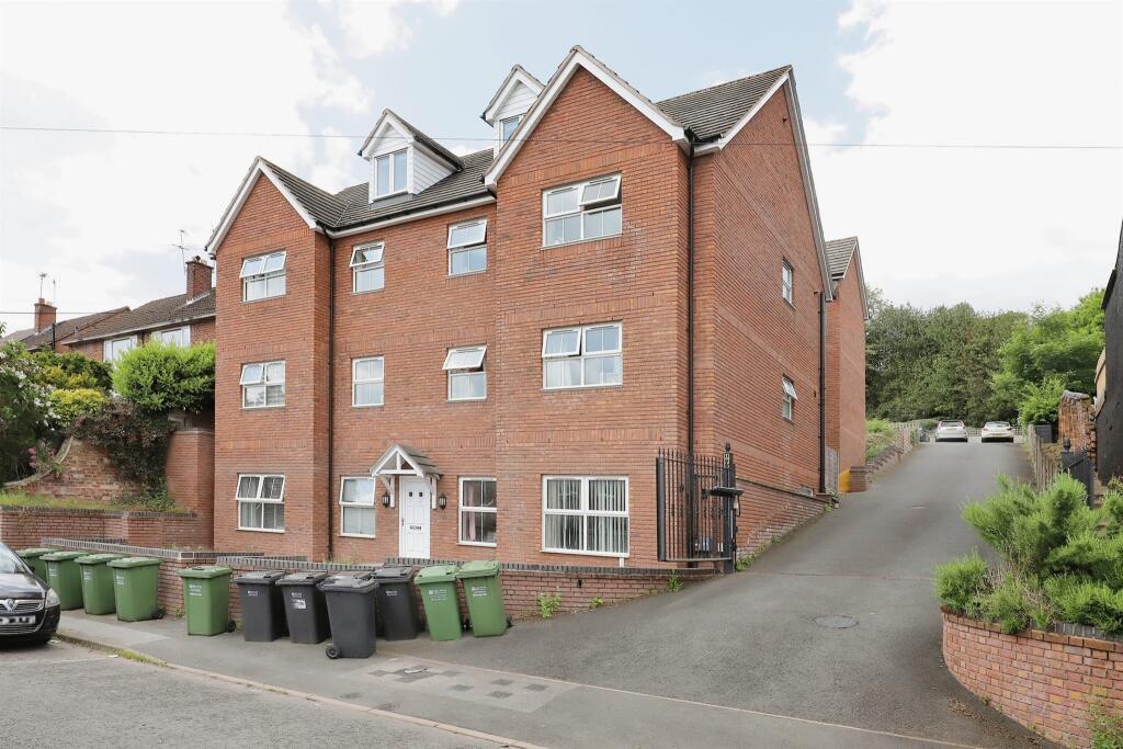 2 bedroom apartment for sale in Park Lane, Kidderminster, DY11