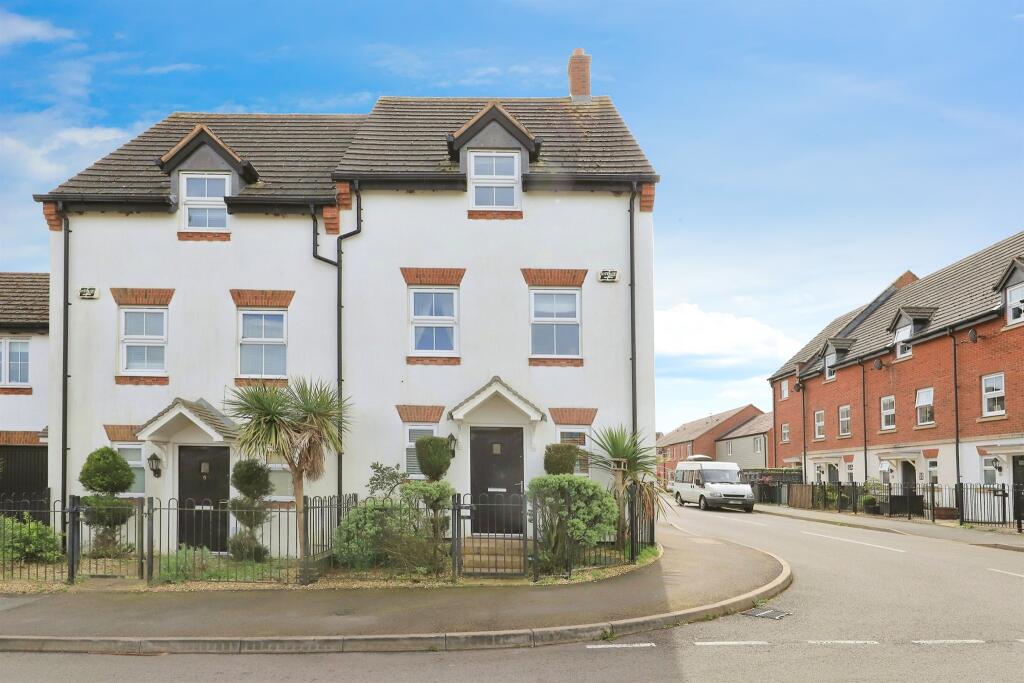3 bedroom town house for sale in Betjeman Way, Cleobury Mortimer
