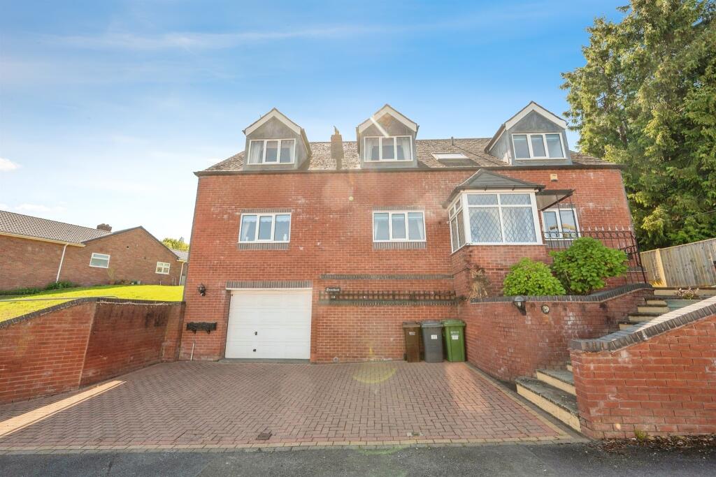 3 bedroom detached house for sale in Hernes Nest, BEWDLEY, DY12