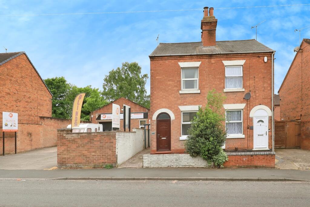3 bedroom end of terrace house for sale in Sutton Road, Kidderminster, DY11