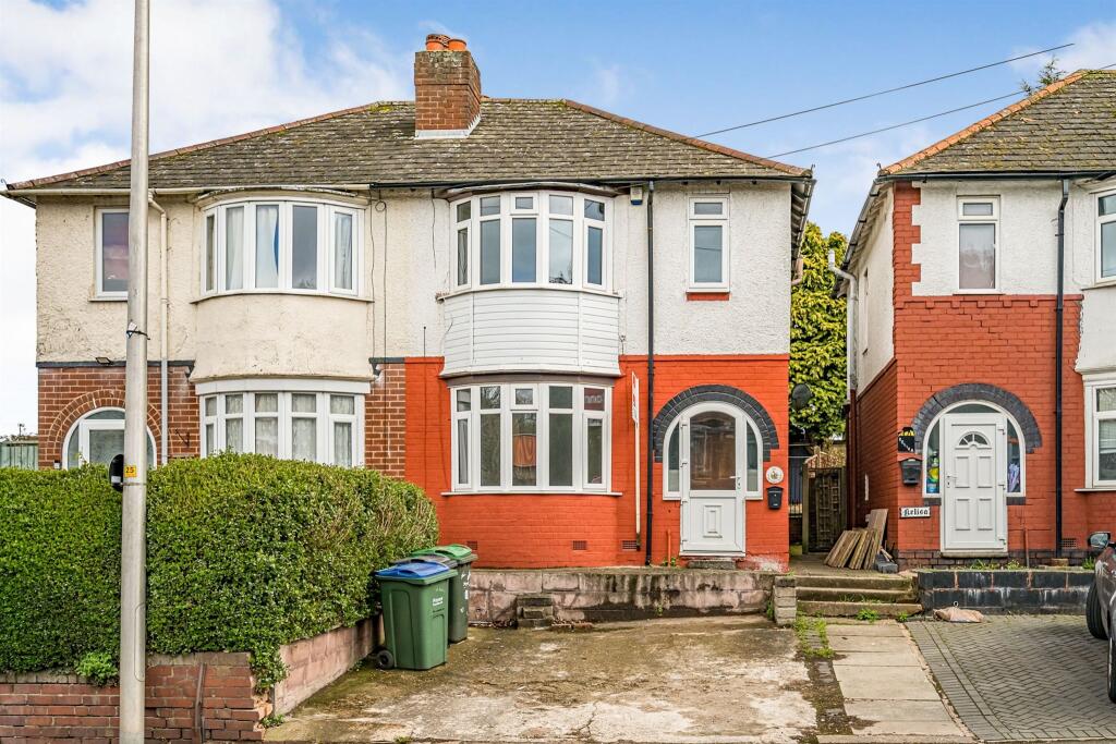 3 bedroom semidetached house for sale in Brades Road, Oldbury, B69