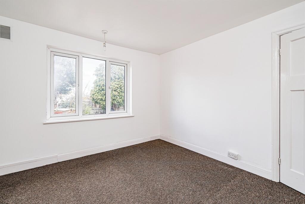 3 bedroom semidetached house for sale in Brades Road, Oldbury, B69