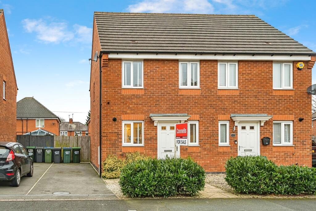 2 bedroom semidetached house for sale in Old College Avenue, Oldbury, B68