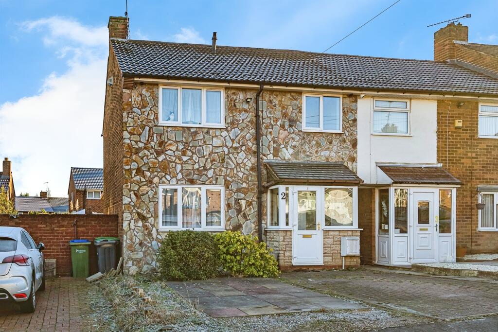 3 bedroom end of terrace house for sale in Oakdale Close, Oldbury, B68