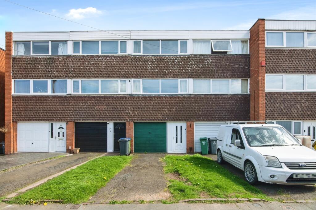 3 bedroom town house for sale in Merton Close, Oldbury, B68