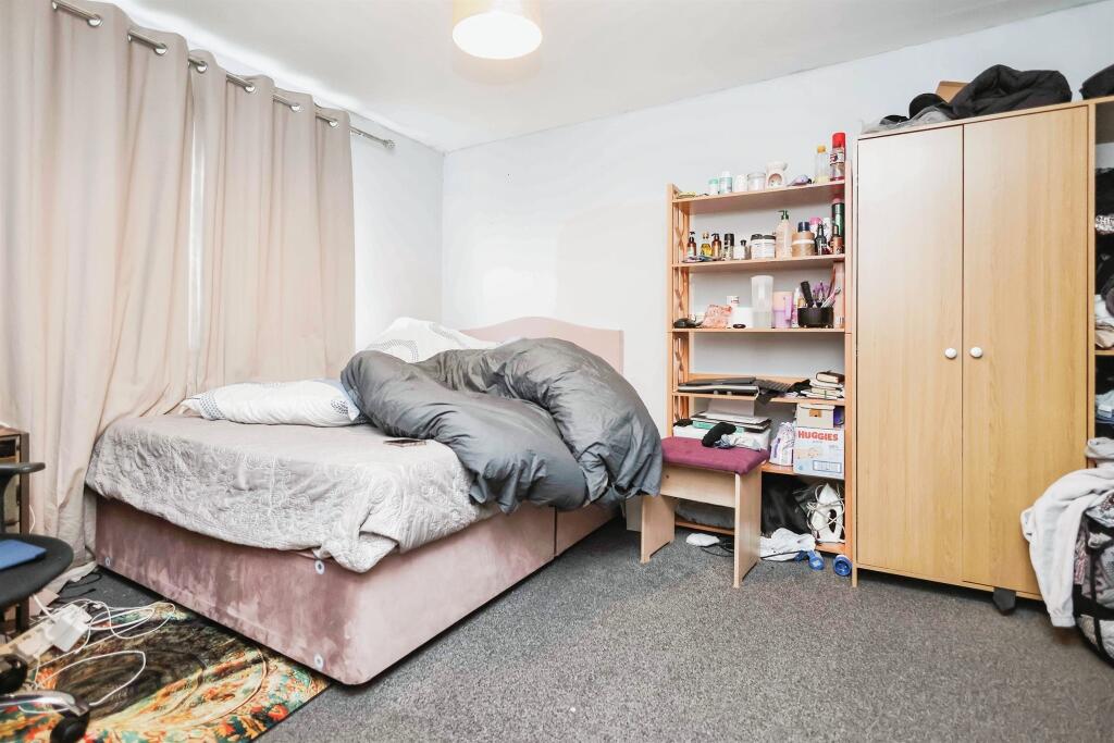 Additional property image - Blue Rock Place, Tividale, Oldbury