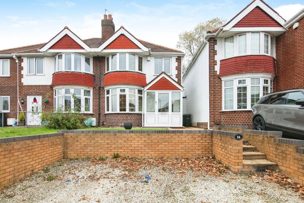 3 bedroom semidetached house for sale in Heath Lane, West Bromwich, B71