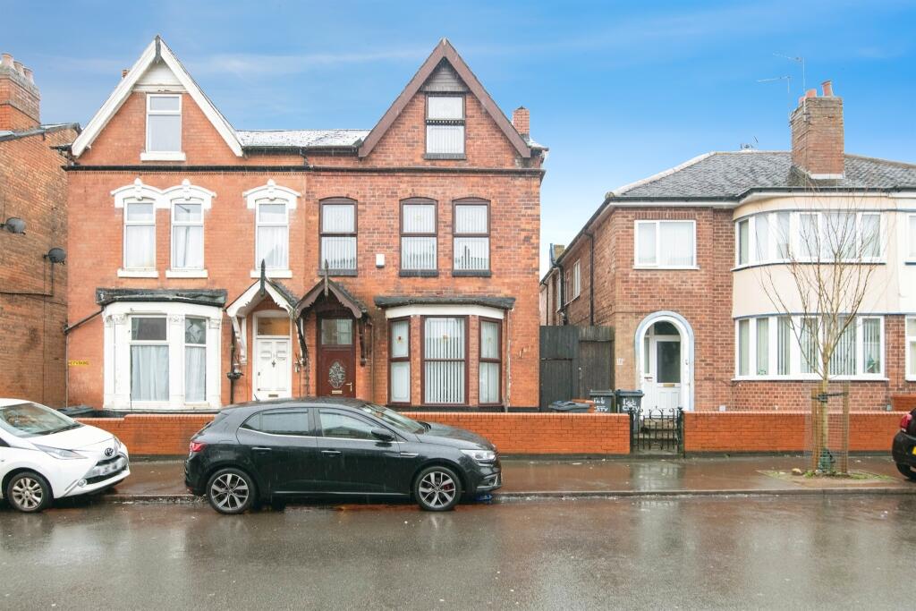 5 bedroom semi-detached house for sale in City Road, Birmingham, B16