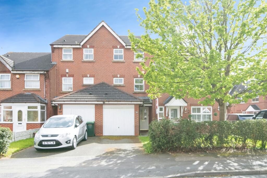 3 bedroom terraced house for sale in Montague Road, Smethwick, B66