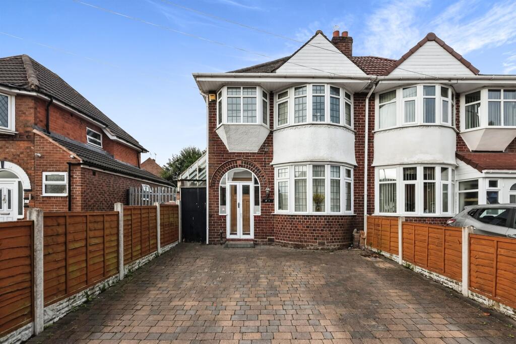 3 bedroom semidetached house for sale in Worlds End Lane, Quinton
