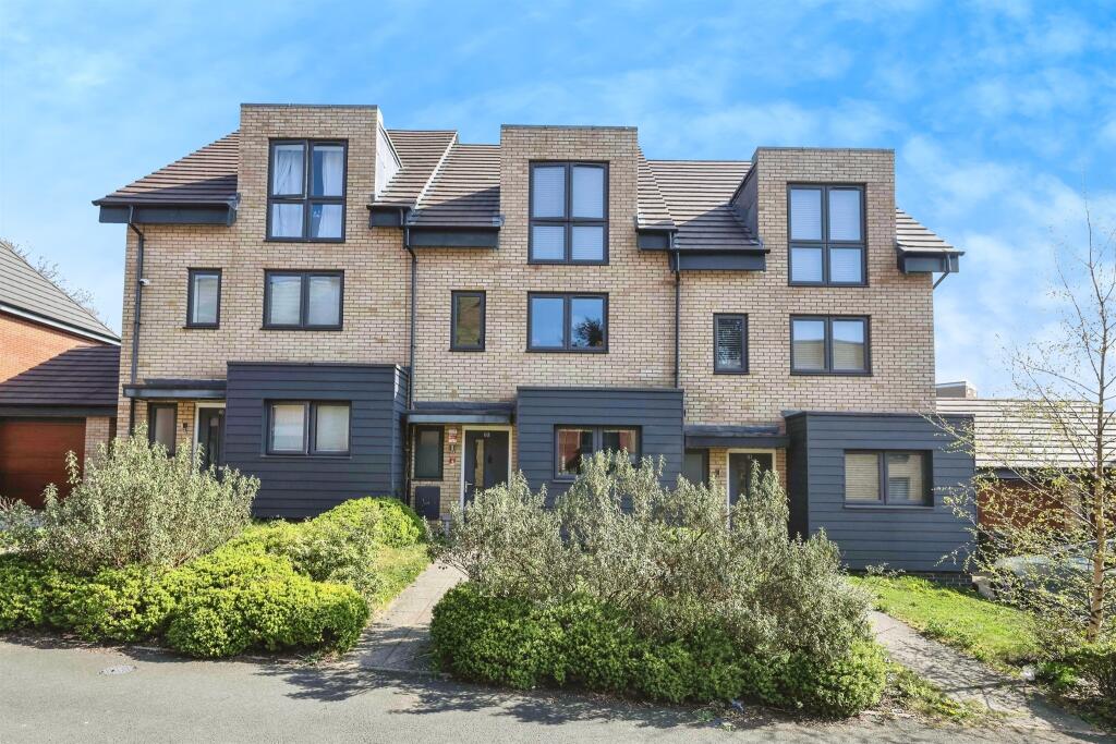 Main image of property: New House Farm Drive, Northfield, Birmingham