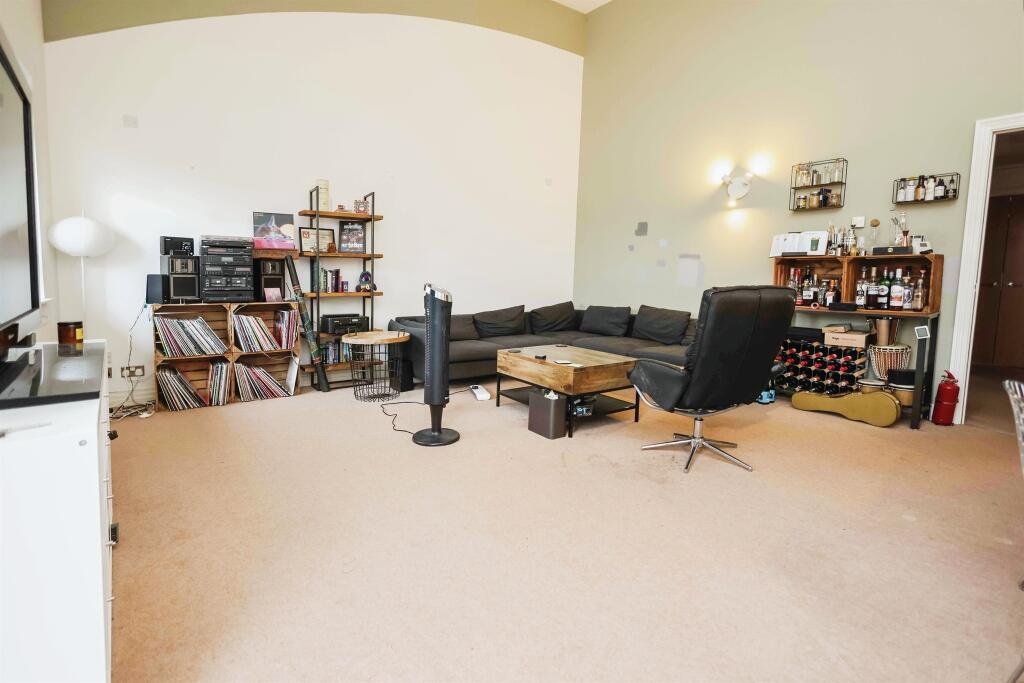 Additional property image - Yew Tree Road, Moseley, BIRMINGHAM