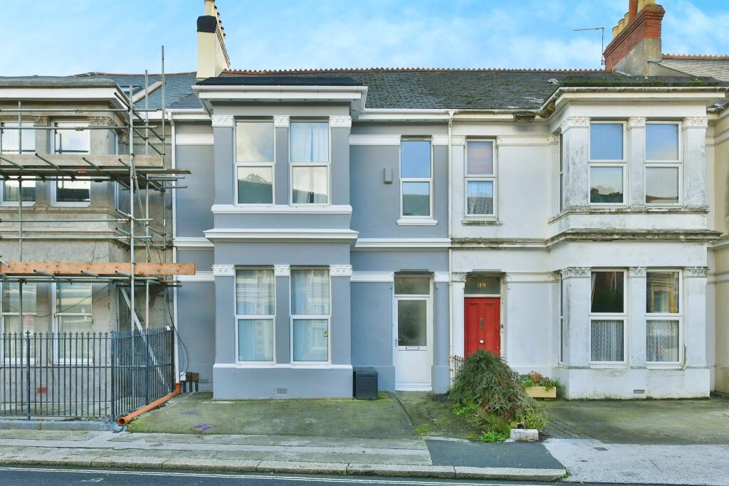 6 bedroom terraced house for sale in Mount Gould Road, Plymouth, PL4