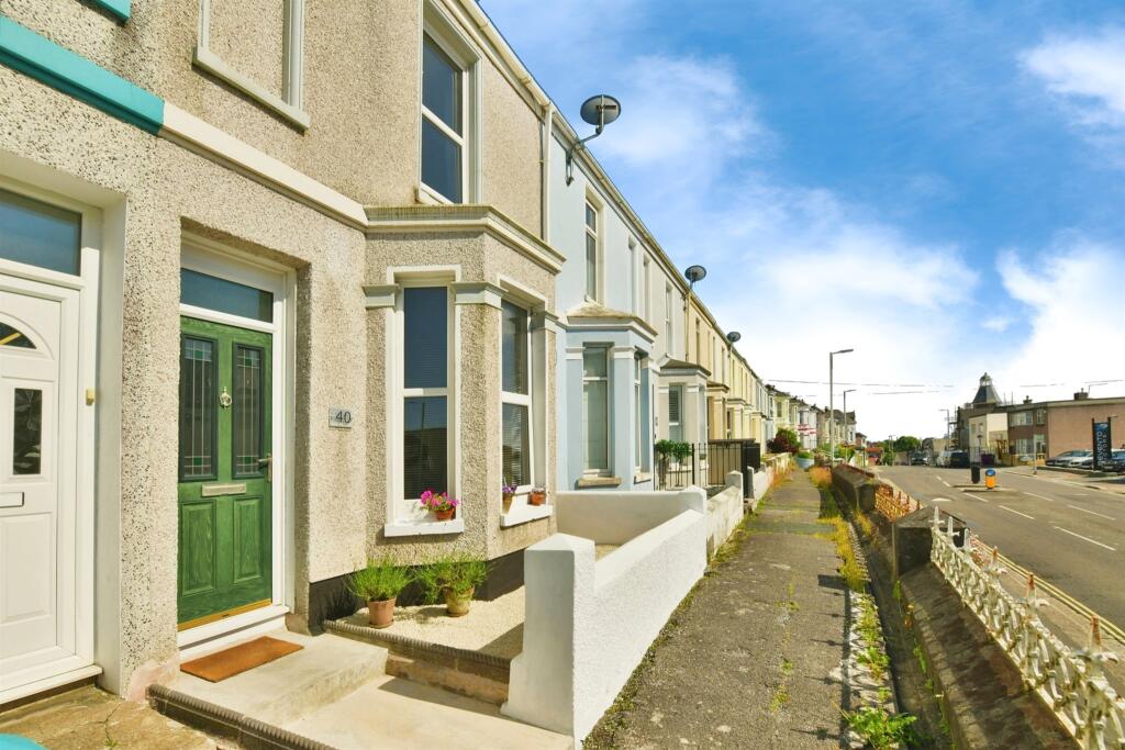 2 bedroom terraced house for sale in Weston Park Road, Plymouth, PL3