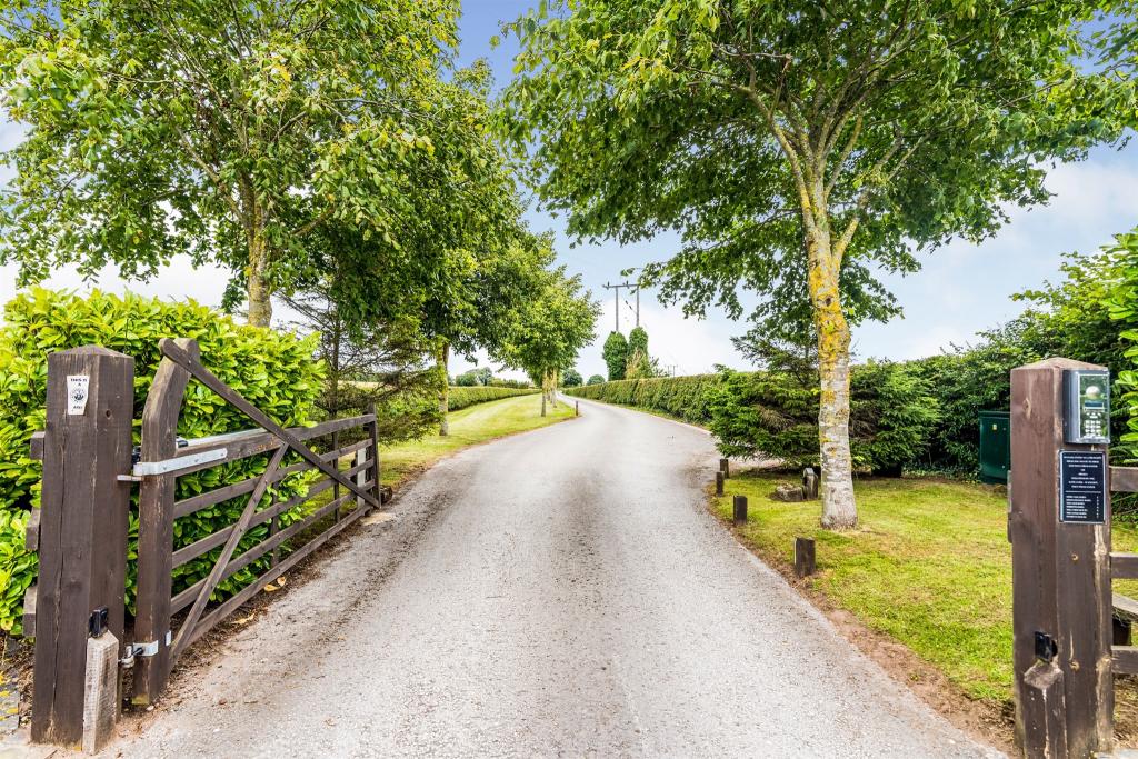3 bedroom barn conversion for sale in Hilltop Farm, Pipehill, Lichfield