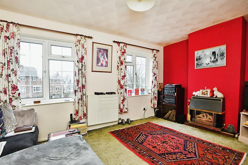 3 bedroom town house for sale in Barons Pyke, Ivybridge, PL21