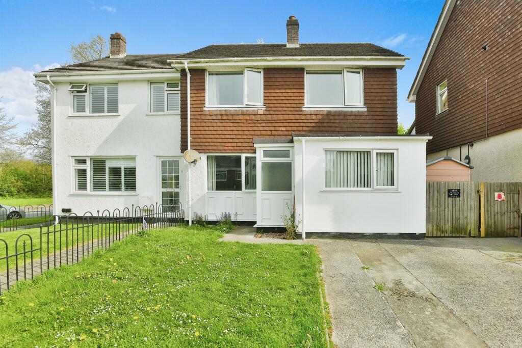 4 bedroom semidetached house for sale in Torre Close, Ivybridge, PL21