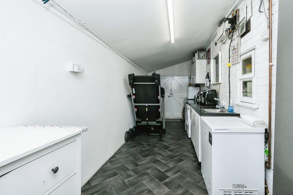 Additional property image - Coopers Road, Birmingham