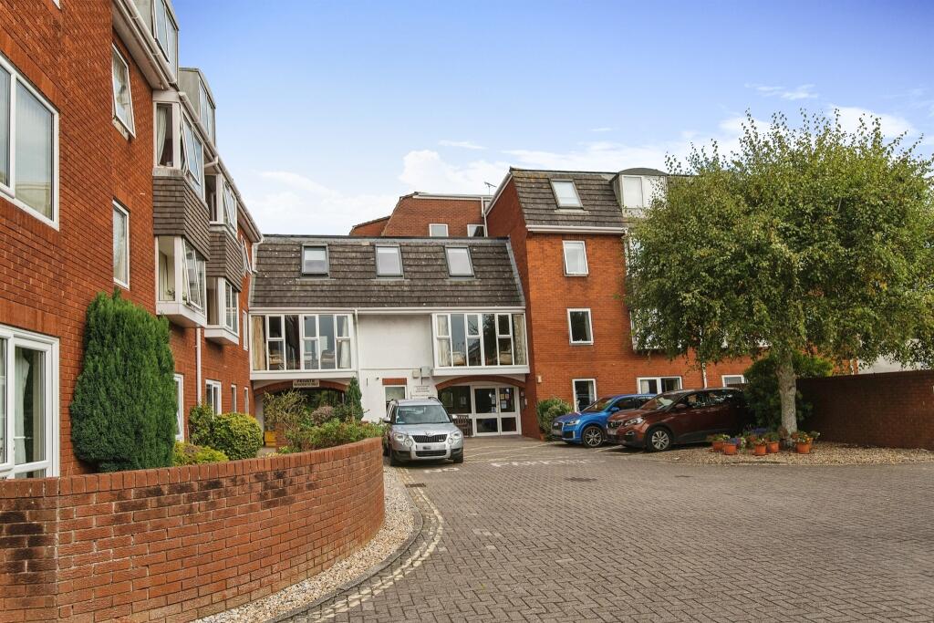 1 bedroom retirement property for sale in Bartholomew Street West