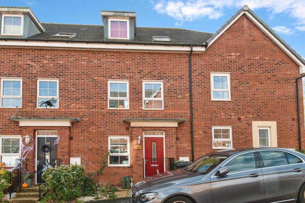3 bedroom terraced house for sale in Poltimore Drive, Exeter, EX1