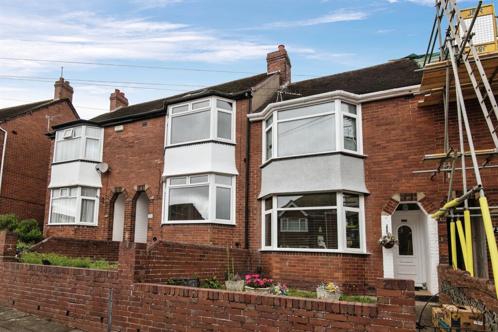 3 bedroom terraced house for sale in Latimer Road, Exeter, EX4
