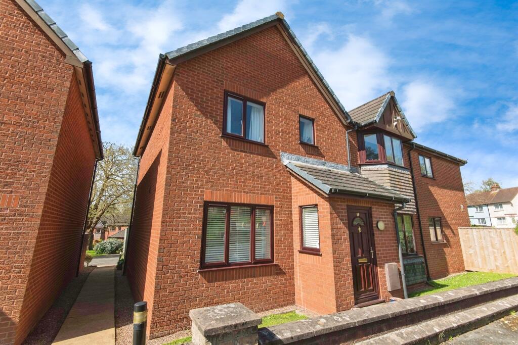 2 bedroom end of terrace house for sale in Honeylands Drive, Exeter, EX4