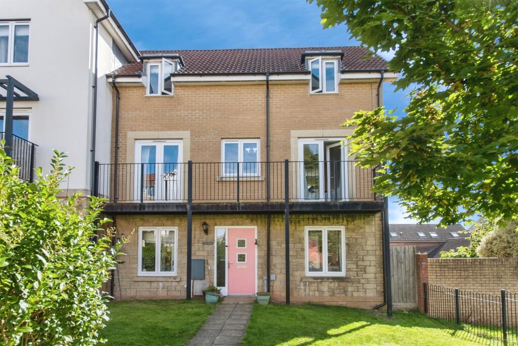 Main image of property: Admiral Way, Exeter