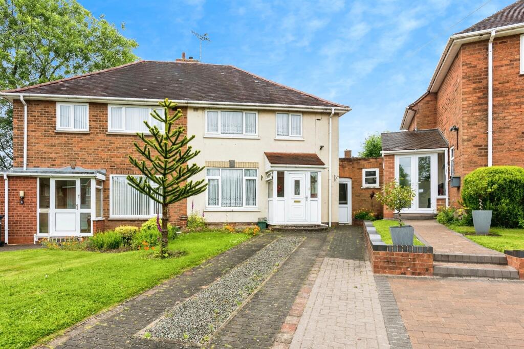 3 bedroom semidetached house for sale in Cattell Drive, Sutton