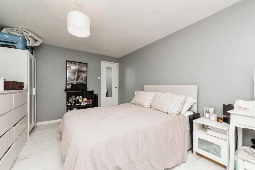 Additional property image - Pages Close, Sutton Coldfield