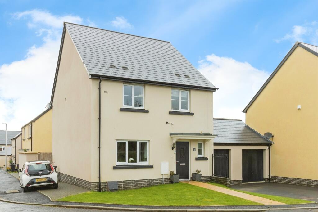 4 bedroom detached house for sale in Spinners Square, Chudleigh, Newton