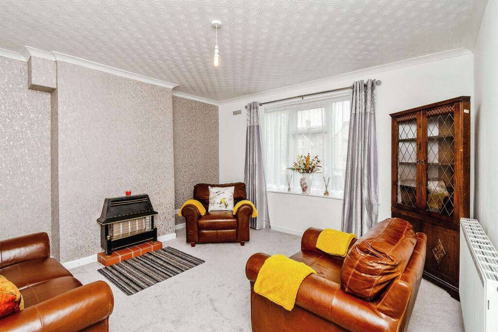 3 bedroom semidetached house for sale in Broadstone Avenue, Walsall, WS3