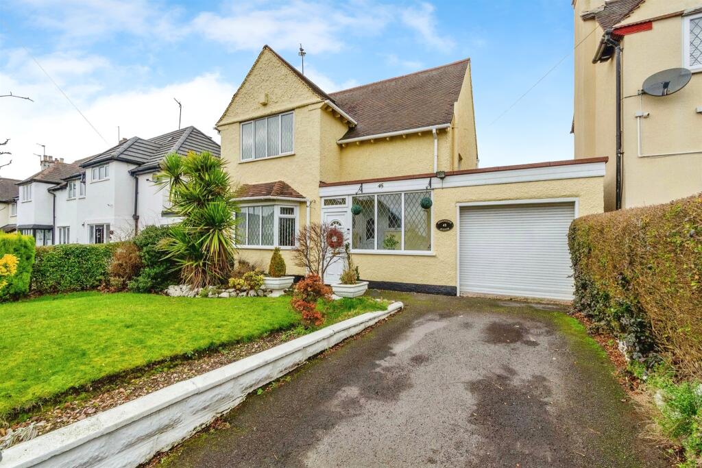 3 bedroom detached house for sale in Broadstone Avenue, WALSALL, WS3